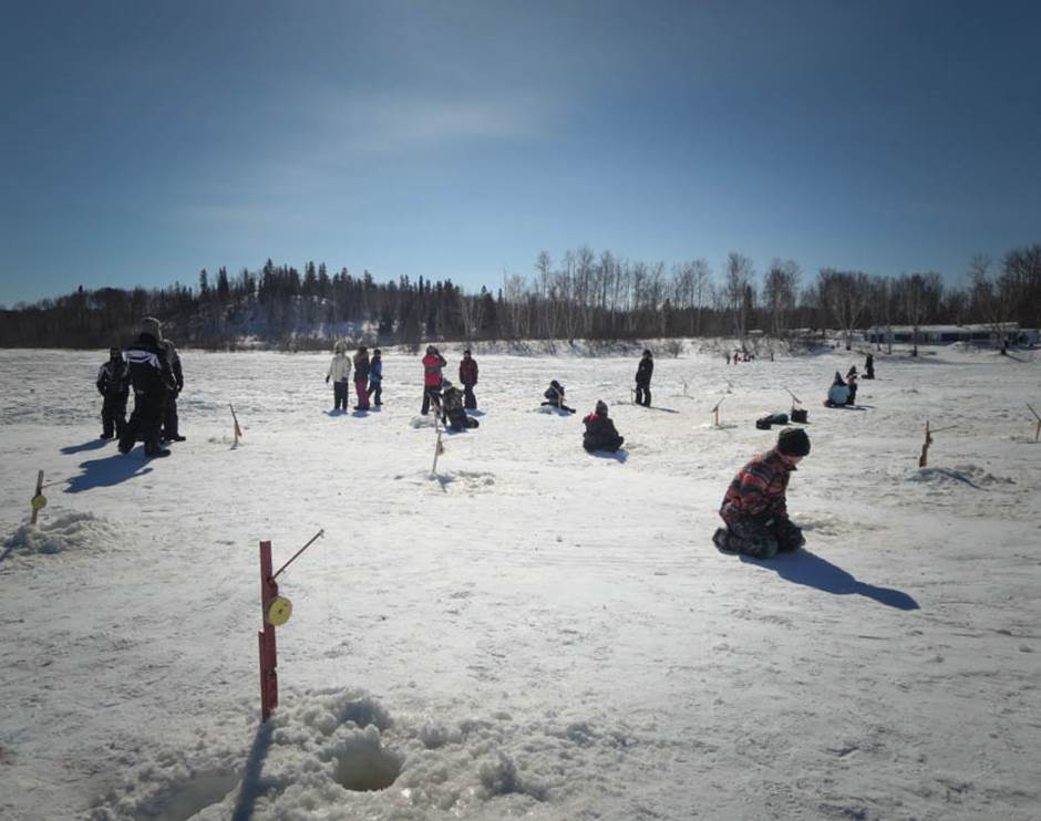 Ouverture de la pêche d'hiver au lac Noir à Saint-Siméon