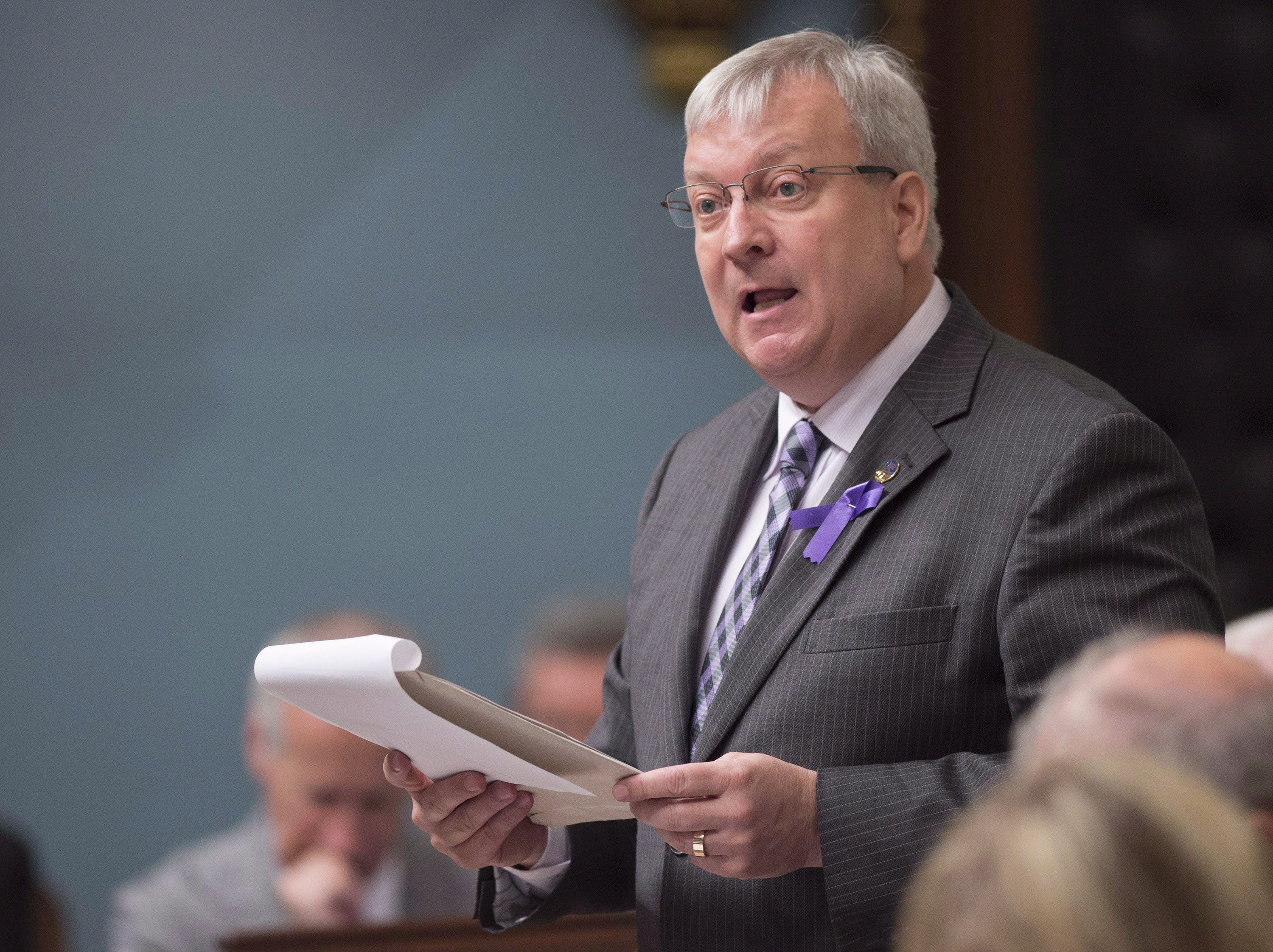 Luc Blanchette questionné sur la chute du nombre de permis vendus au Québec